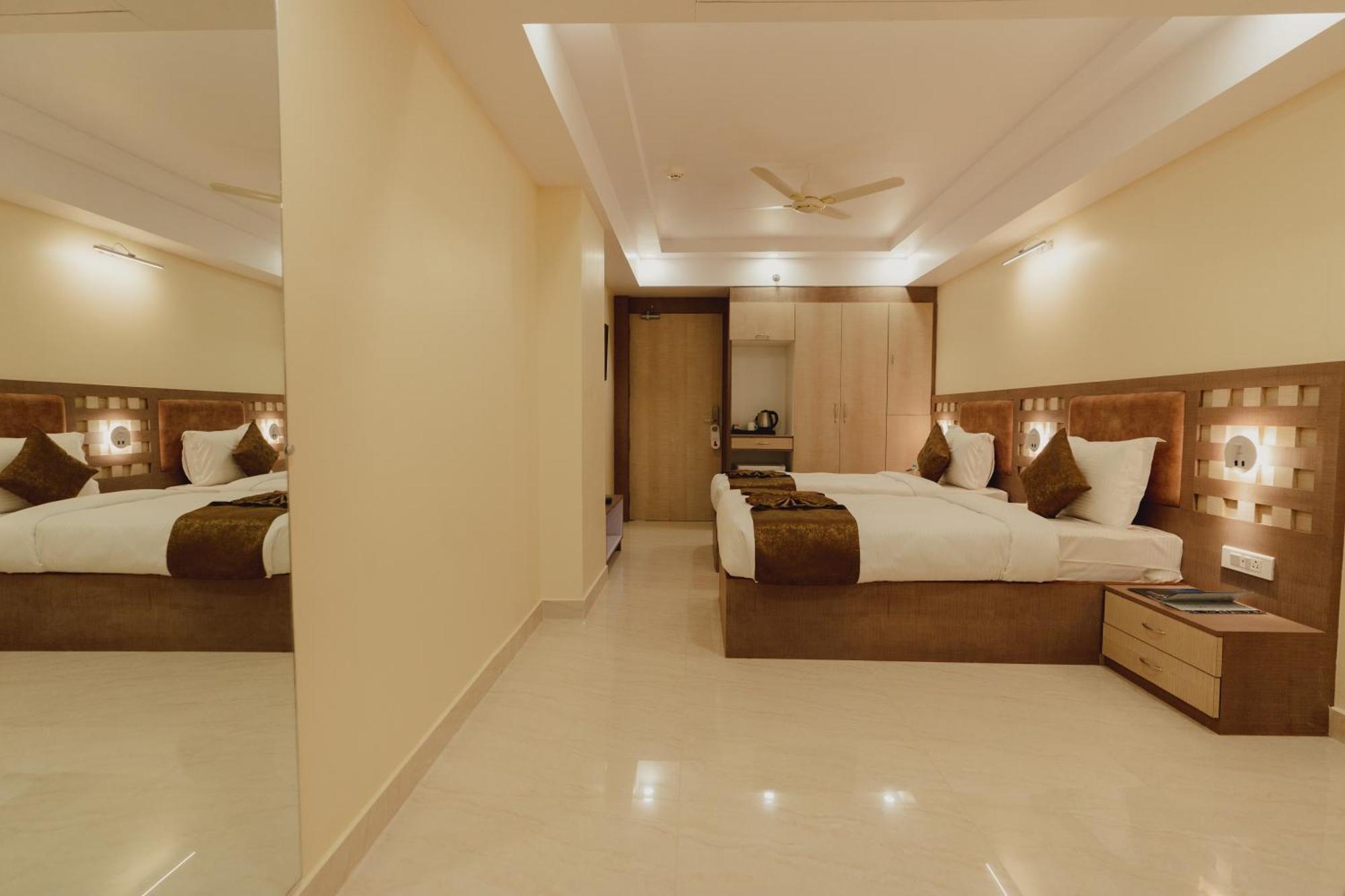 Hotel Bigwig Джабалпур Екстериор снимка