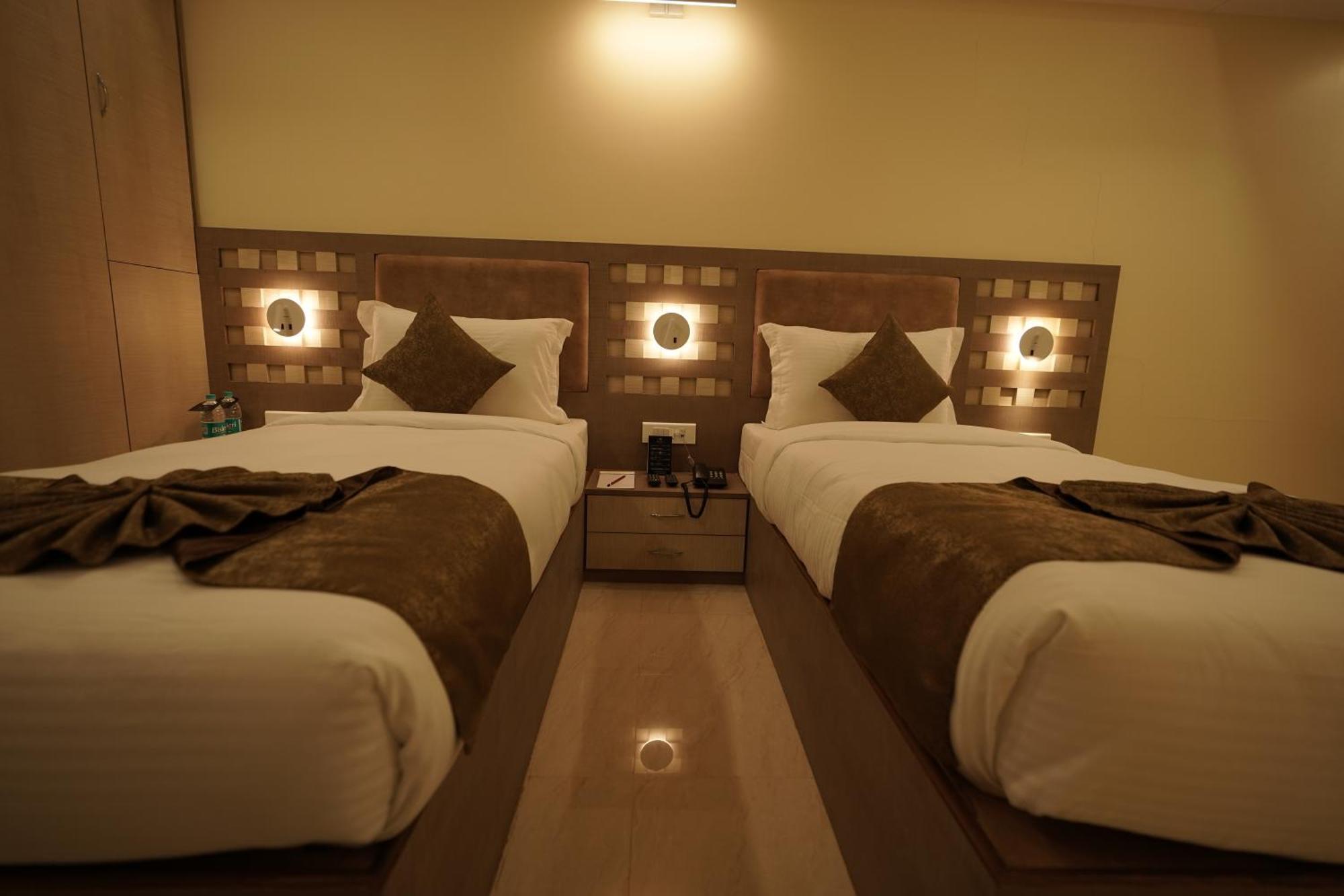 Hotel Bigwig Джабалпур Екстериор снимка