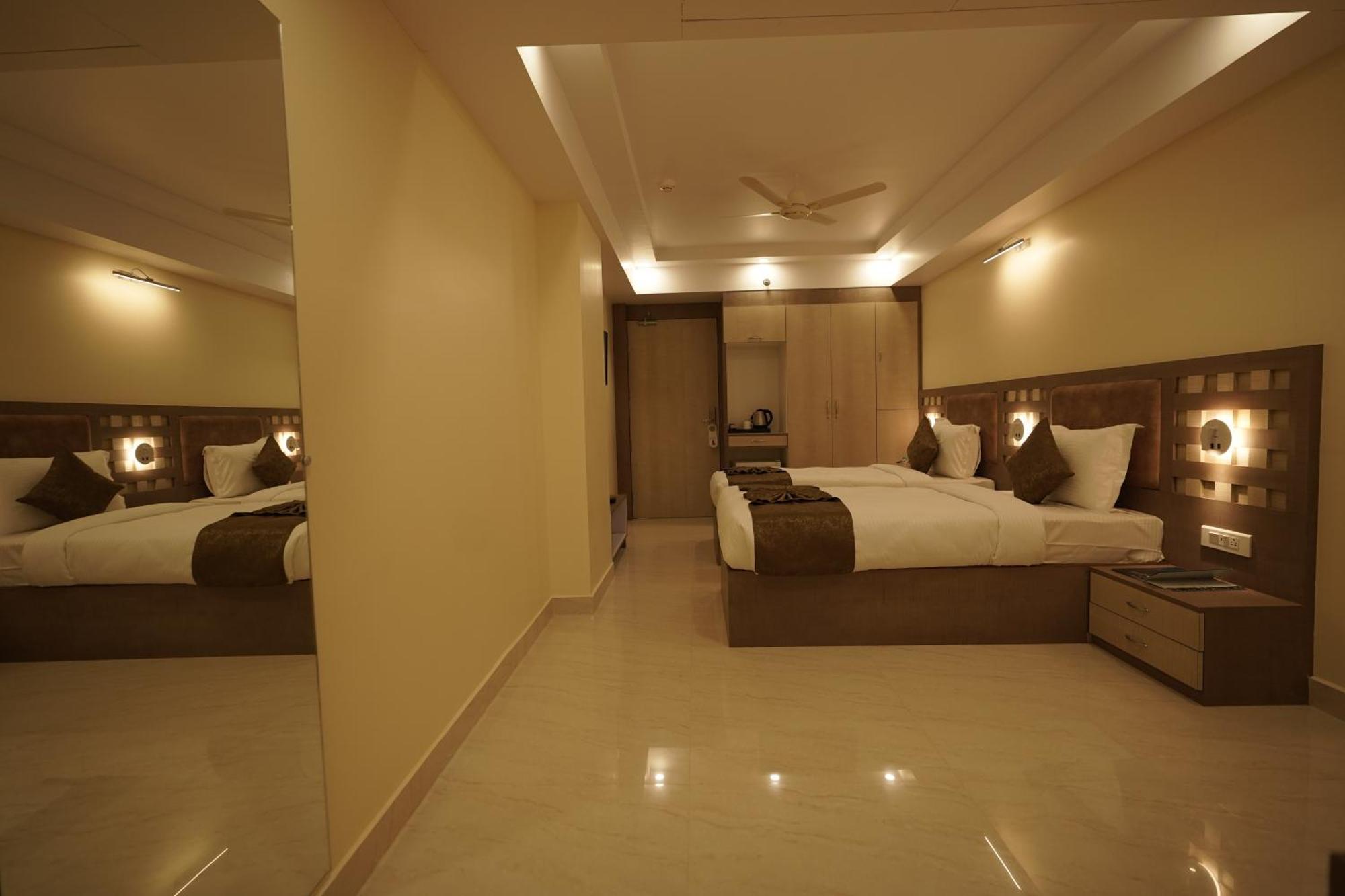 Hotel Bigwig Джабалпур Екстериор снимка